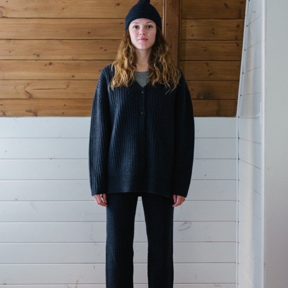 James Street Co ribbed sweater set. Pants and Cardigan. - Picture 2 of 6